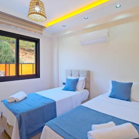 Tinas 1 Hotel 4*